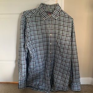 Vineyard Vines Button Down XL